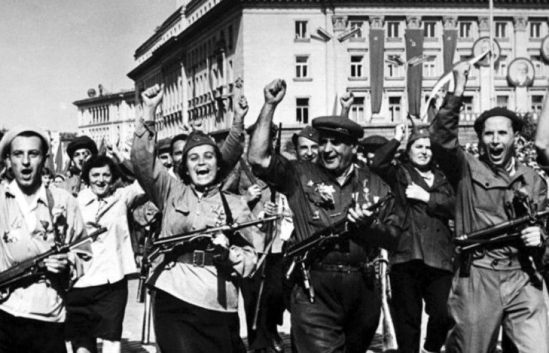 На този ден: 9 септември - датата, която продължава да разделя българите