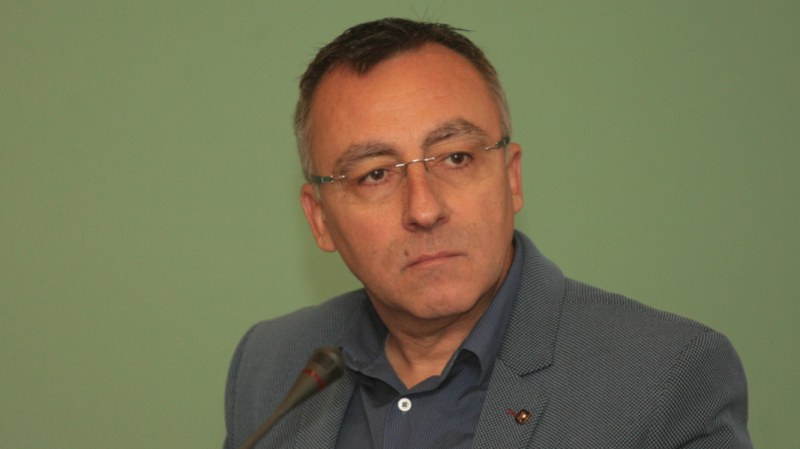 Диян Стаматов: Има немалко места, в които българският е трудност за цели семейства и общности