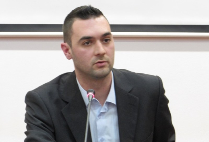 Илия Тодоров: Младите шофьори да карат коли до 120 к.с. - има логика, но мерките са спорни