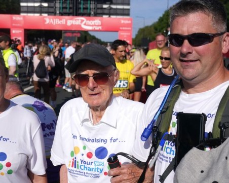 102-годишен ветеран от ВСВ стана най-възрастният мъж, който завършва полумаратон