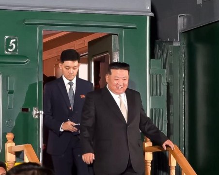 Бронираният влак на Ким Чен-ун тъне в лукс, има личен вагон-ресторант