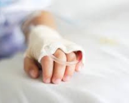 Детето, погълнало метадона на майка си, е в стабилно състояние, отива в приемно семейство