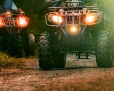 Две тийнейджърки се блъснаха с АТВ в Пловдивско