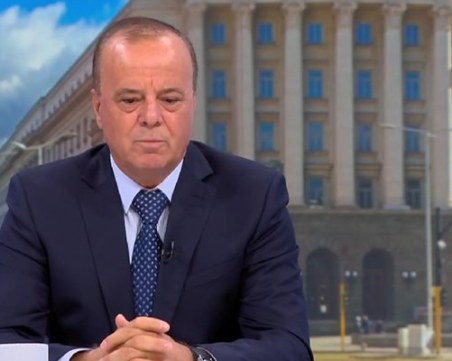 Тенчо Тенев: 12-13% от тежките катастрофи са предизвикани от млади шофьори