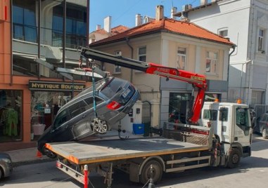 Неприятен инцидент с репатриращ автомобил е станал във Варна Паякът