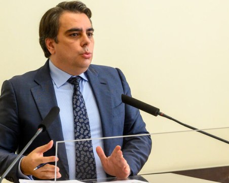 Асен Василев: Забраната на внос на украинско зърно е нанесла щети за 146 млн. лева