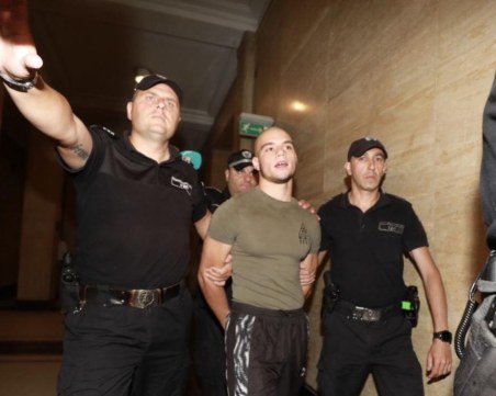 Обискират дома на прокурорския син от Перник