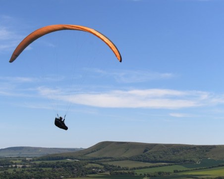 Пострадалите край Сопот парапланеристи са с травми на гръбнака, предстоят им операции