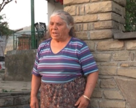 Свекървата на играещата кючек върху линейка: Малко беше пияна