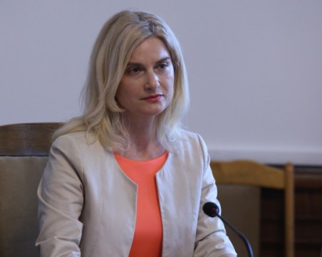 Зарица Динкова: Водата по Черноморието е по-чиста тази година, има ръст и на туристите