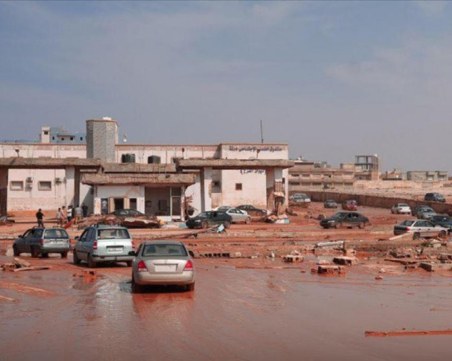 Жертвите на наводненията в Либия са вече над 5000