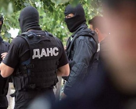 ДАНС, МВР и КПКОНПИ запечатаха Oбщина Омуртаг