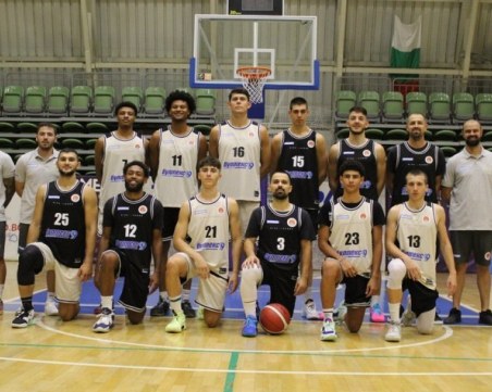 Академик приема силен приятелски турнир днес и в неделя