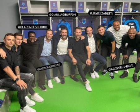 Бербатов участва в благотворителен мач с куп звезди организиран от шефа на УЕФА