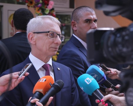 Денков: Правителството няма да се поддаде на опити за шантаж