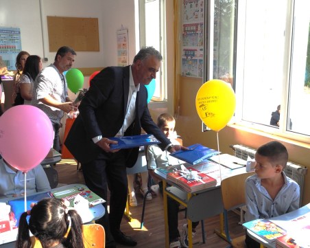 На първия учебен ден започна строежът на нов физкултурен салон в училището в с. Скутаре