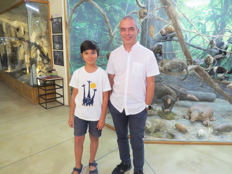 Директорът на Природонаучния музей гл. ас. д-р Огнян Тодоров посрещна 9-годишния