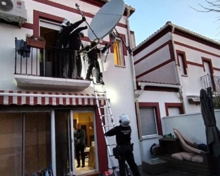 Интерпол разби престъпна група от българи и румънци за манипулиране на спортни събития