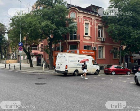 Микробус едва не прегази пловдивчанка,  шофьорът се нахвърли върху нея с ругатни