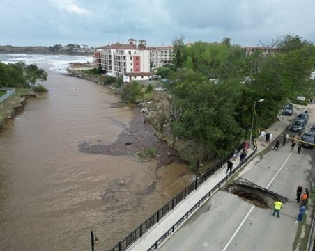 Водата в Приморско и Царево oще не е годна за пиене