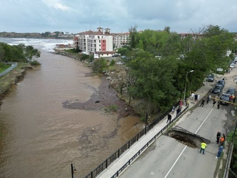 Водата в Приморско и Царево oще не е годна за пиене