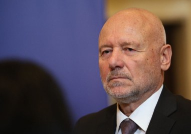 ИТН Възраждане и БСП поискаха оставката на министъра на отбраната