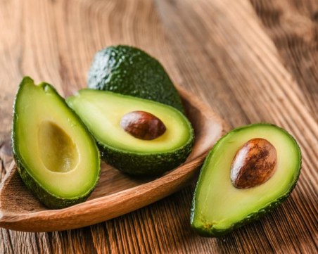 Маслото от авокадо в грижата за косата