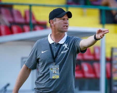 Още една треньорска смяна в елита днес