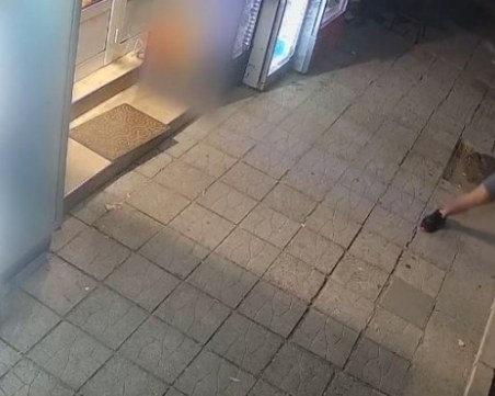 Жестокост! Пребиха младеж с бухалки и колове в Харманли