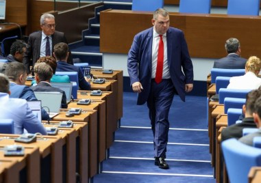Депутатът от ДПС Делян Пеевски обяви в кулоарите на парламента
