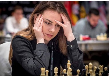Най добрата ни шахматистка Нургюл Салимова ще представя унгарски отбор по