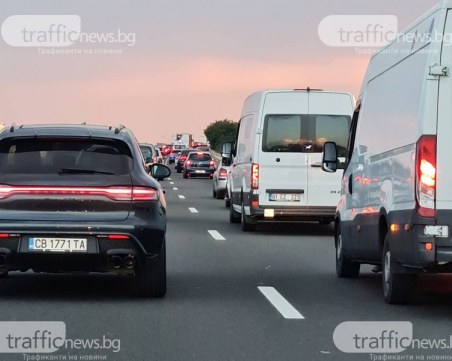 Българинът не слиза от колата си, пътува дори повече със самолет отколкото  с влак и автобус