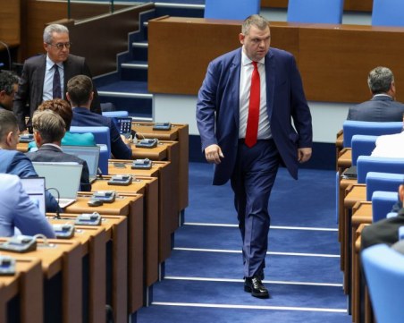 До обяд проблемите между правителството и производителите ще бъдат решени, каза Пеевски