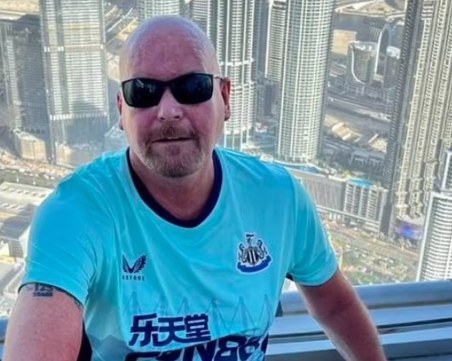 Фен на Нюкасъл беше наръган в Милано