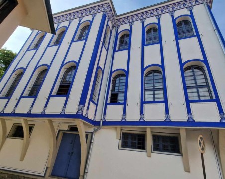 Синята къща заблестя след реставрация, възстановиха и красивите стенописи в интериора