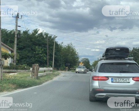 След публикация на TrafficNews: Разкриха шофьора, минал при спусната бариера през прелеза до Войводиново