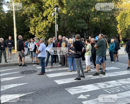 Жители в Кючука блокираха булевард, изпълнителите обещаха ремонтът да приключи на 1 ноември