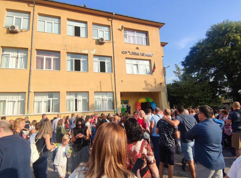 Избраха фирми за тотални ремонти на три училища в Пловдив за 15 млн. лева