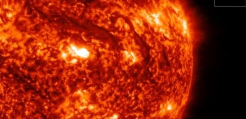 Най-голямото изригване на Слънцето! Огромен поток от гореща плазма лети към Земята
