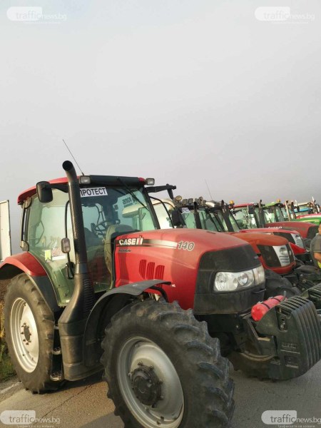 Оранжерийните производители: Конфискувайте тракторите, купени с европари – против протестите сме