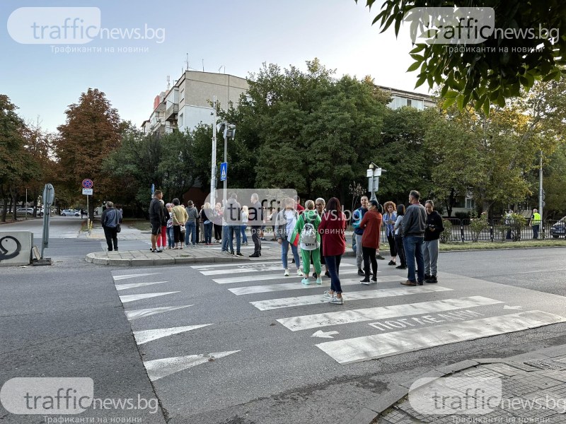 Живущи блокираха едно от единствените отворени трасета в пловдивския квартал