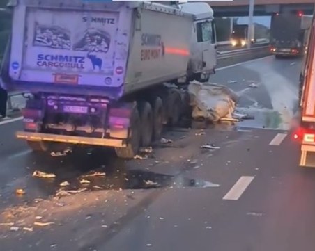 Катастрофа с два ТИР-а блокира движението на АМ „Тракия” край Пловдив