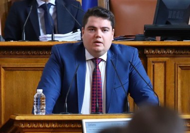 Оставката на Атанас Атанасов от поста председател на комисията за контрол
