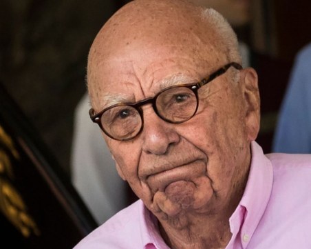 На 92 години Рупърт Мърдок се пенсионира, оттегли се от News Corp и Fox