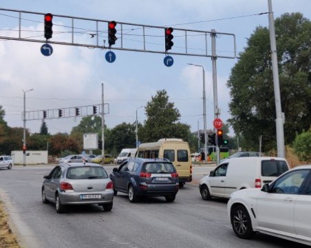 ВиК авария затвори бул. „Дунав”, планово ограничават движението на второто кръгово на Панаира