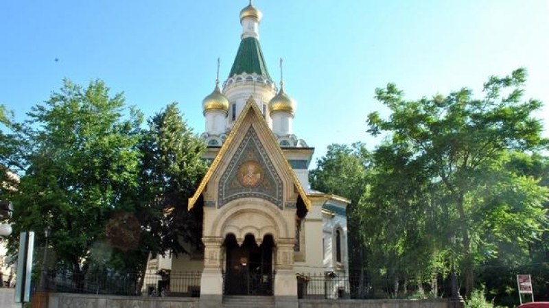 България експулсира висш руски духовник
