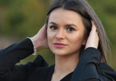 Награждаваната козметичка Ваня Николаева  е сред петимата обвинени във Великобритания