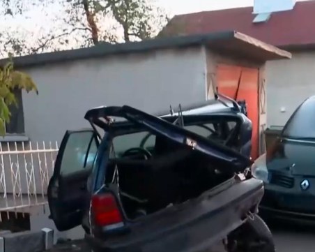 Пияна шофьорка помете паркирани коли във Владая