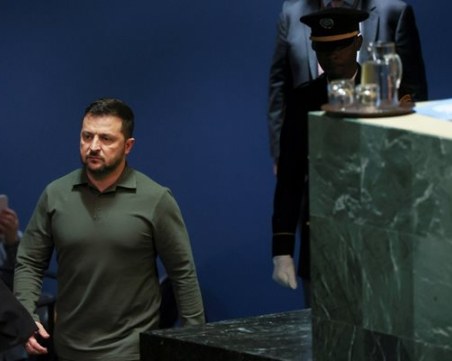 Зеленски пристигна в Канада