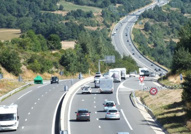 Във Франция автомобилистите които редовно качват други пътници по пътя